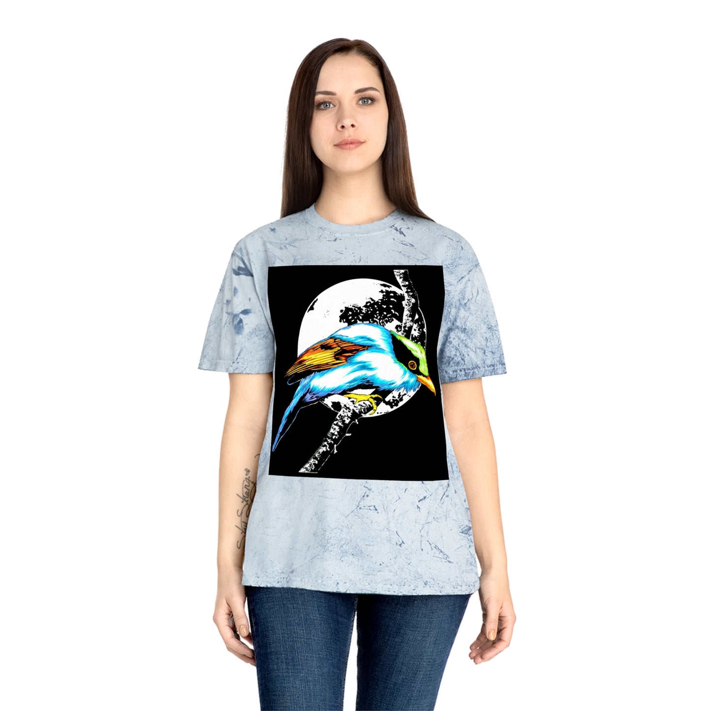 T Shirt with Vibrant Bird Design Perfect for Nature Lovers