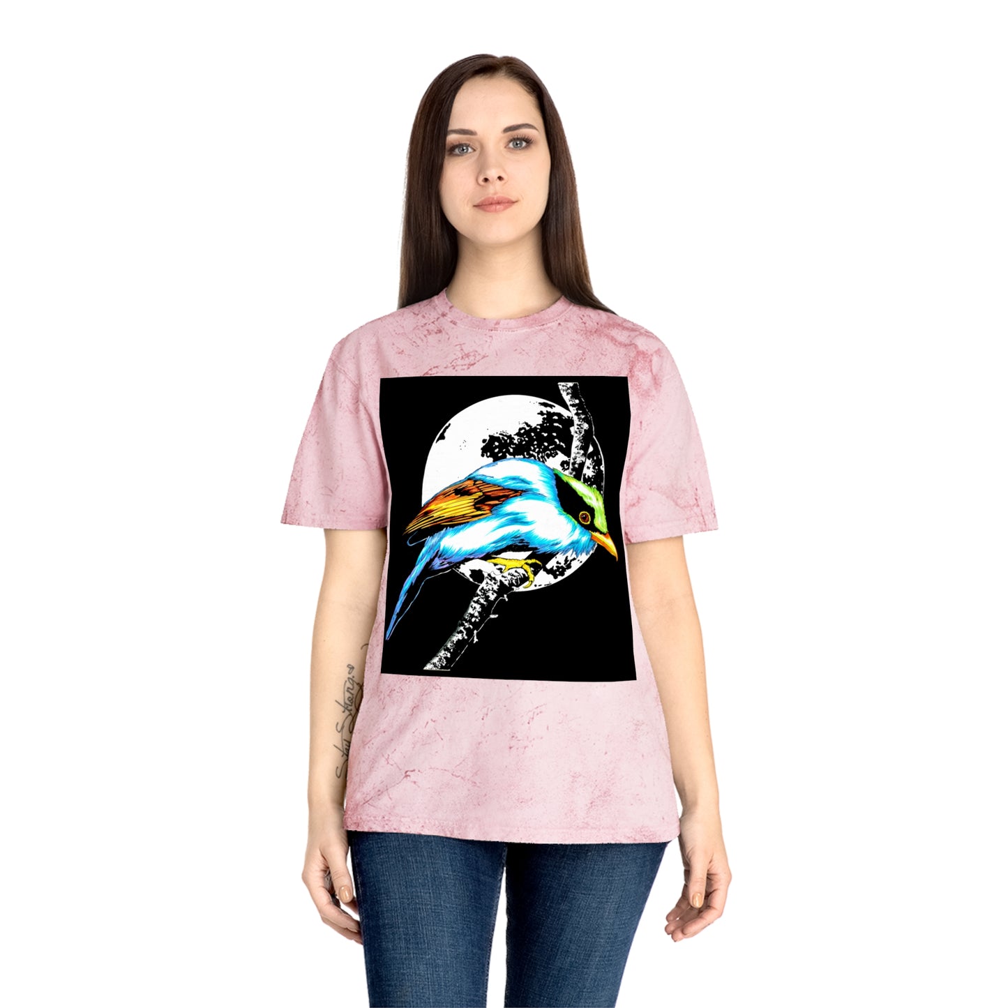T Shirt with Vibrant Bird Design Perfect for Nature Lovers