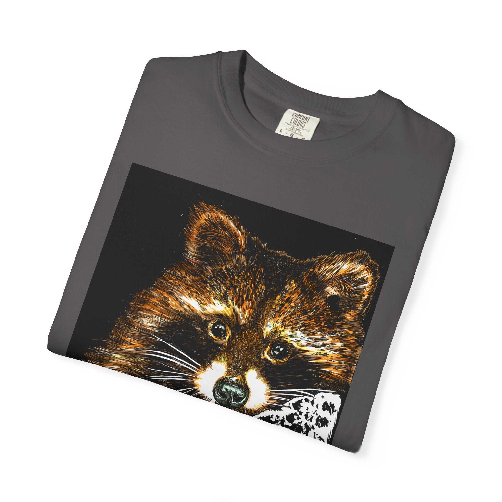 Enhance your style with our Vintage Raccoon Graphic Unisex T-shirt - Nature Lover Gift. Perfect for those who appreciate nature's beauty.