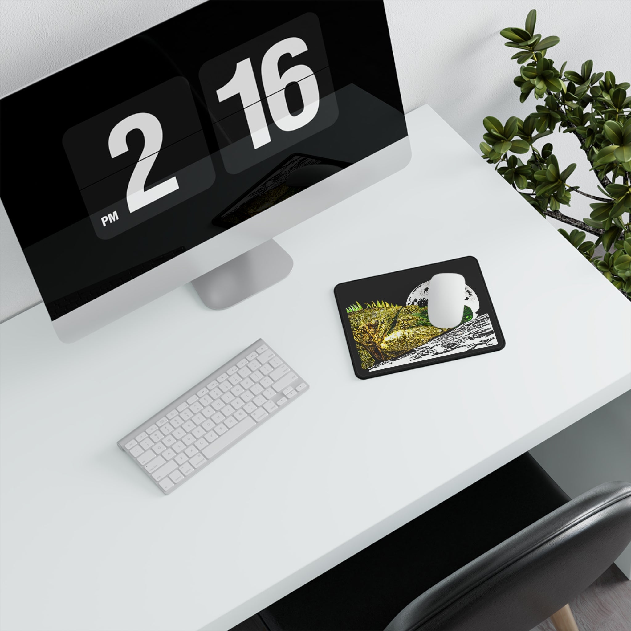 Upgrade your gaming experience with our Reptile Non-Slip Gaming Mouse Pad - Perfect for Gamers. Take your skills to the next level!