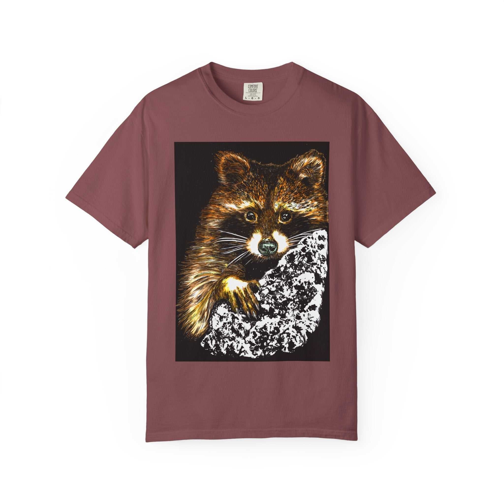 Enhance your style with our Vintage Raccoon Graphic Unisex T-shirt - Nature Lover Gift. Perfect for those who appreciate nature's beauty.