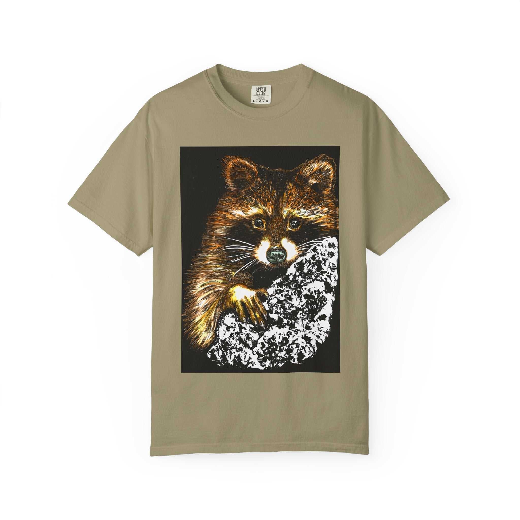 Enhance your style with our Vintage Raccoon Graphic Unisex T-shirt - Nature Lover Gift. Perfect for those who appreciate nature's beauty.