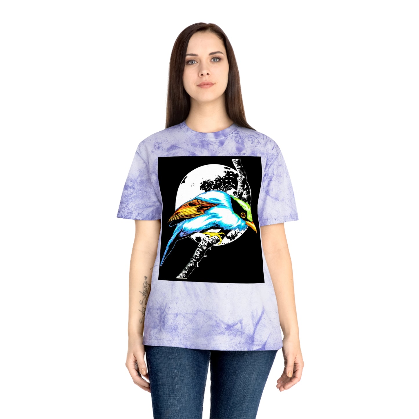 T Shirt with Vibrant Bird Design Perfect for Nature Lovers