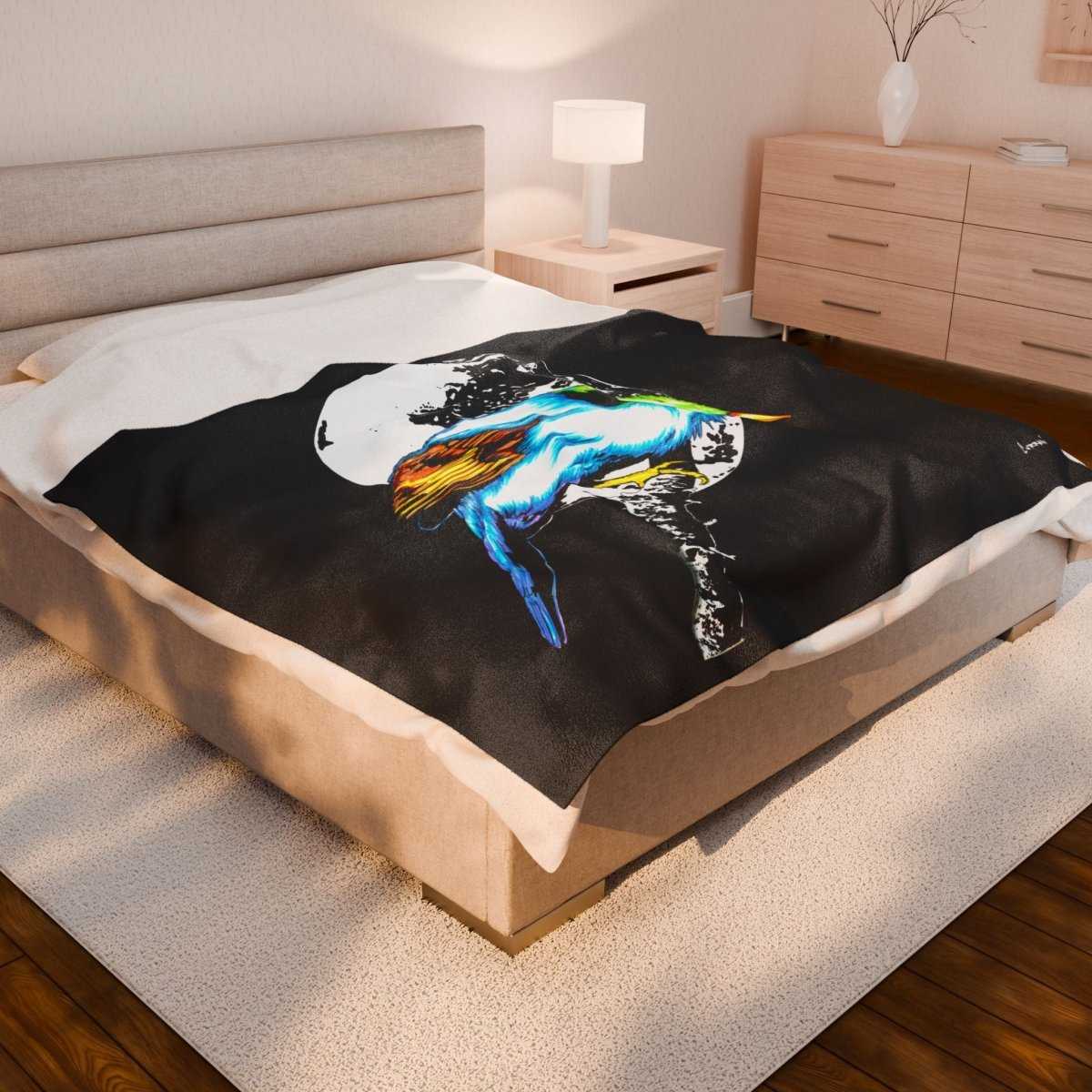 Vibrant Bird Design Velveteen Plush Blanket - Cozy & Stylish Home Decor - Curran Artworks