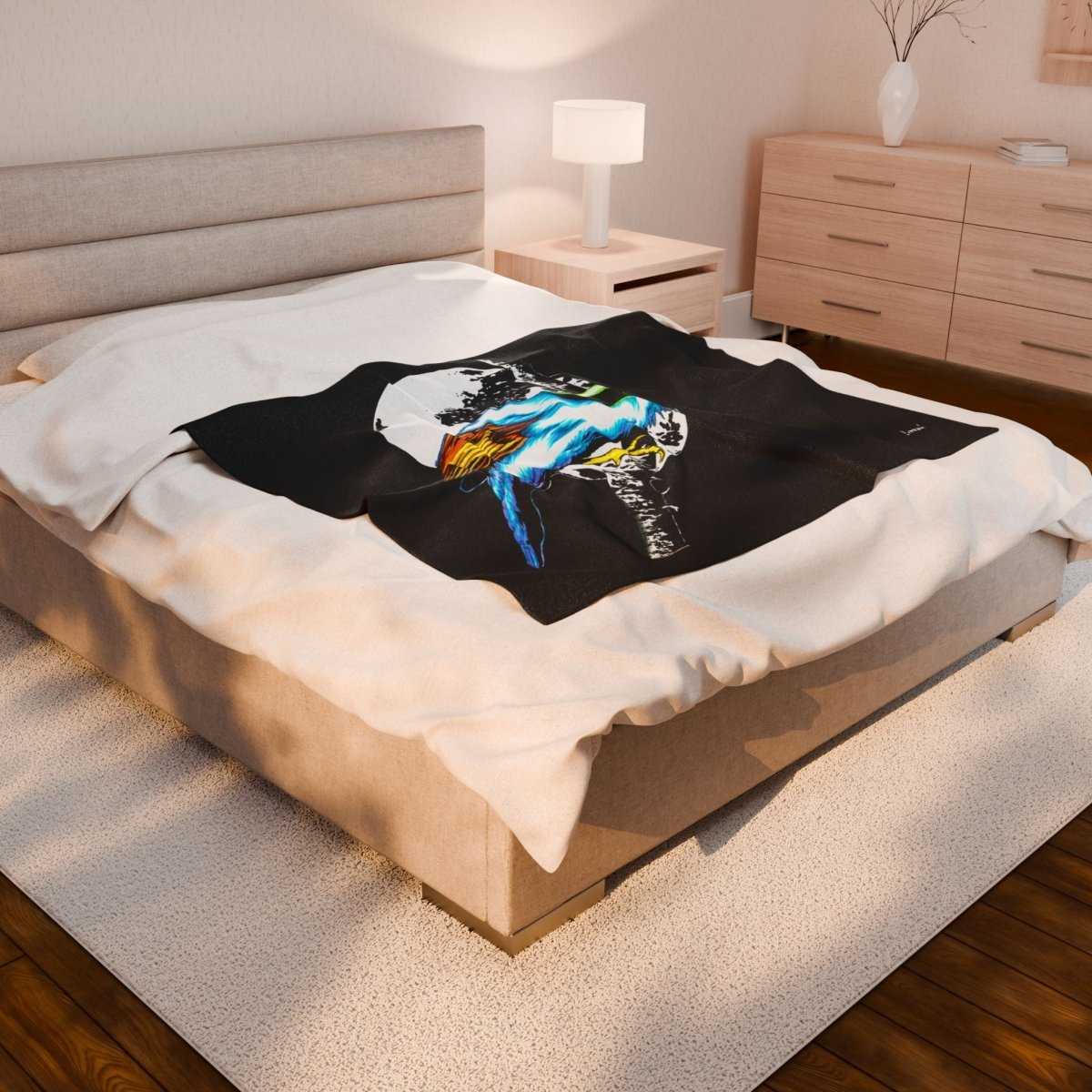 Vibrant Bird Design Velveteen Plush Blanket - Cozy & Stylish Home Decor - Curran Artworks
