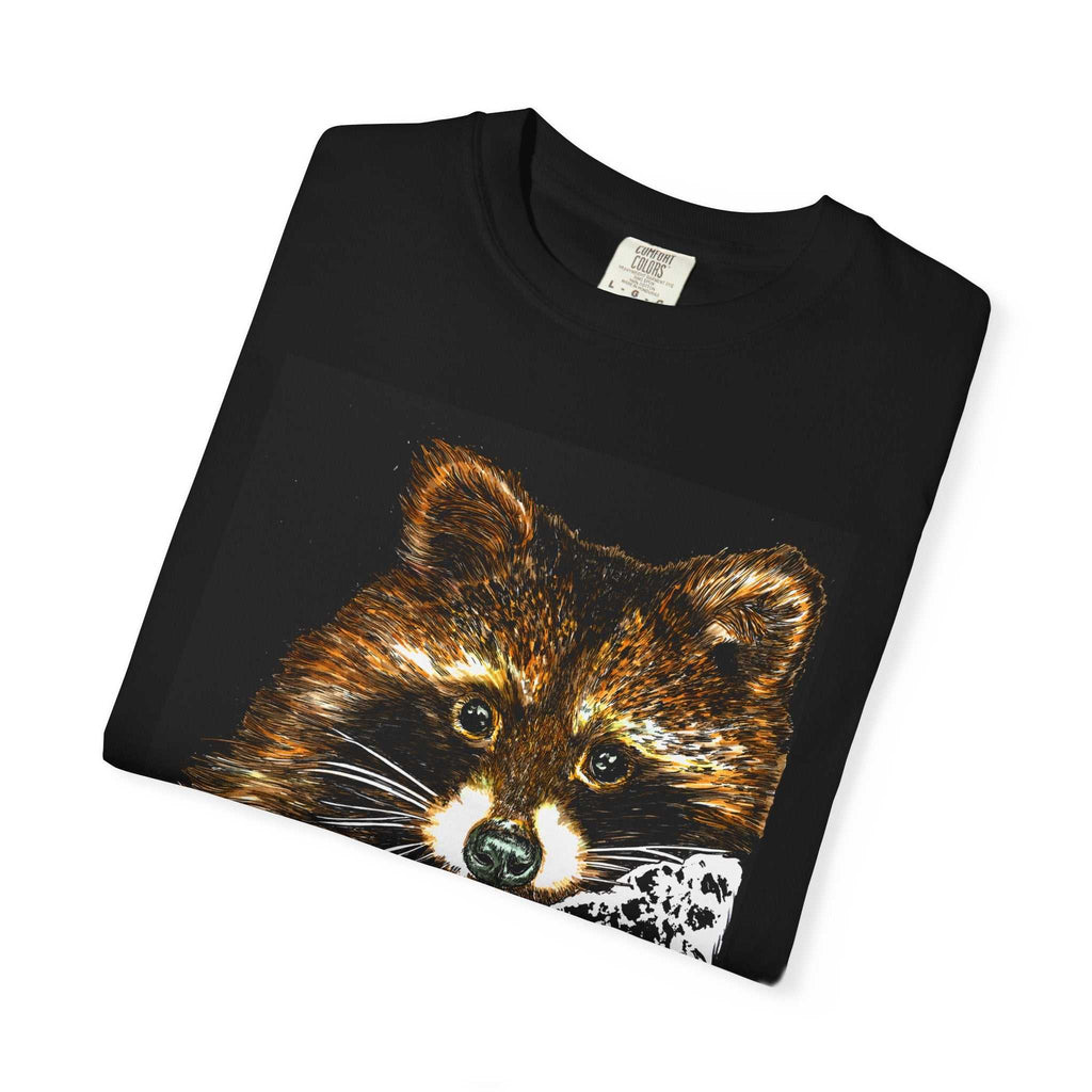 Enhance your style with our Vintage Raccoon Graphic Unisex T-shirt - Nature Lover Gift. Perfect for those who appreciate nature's beauty.