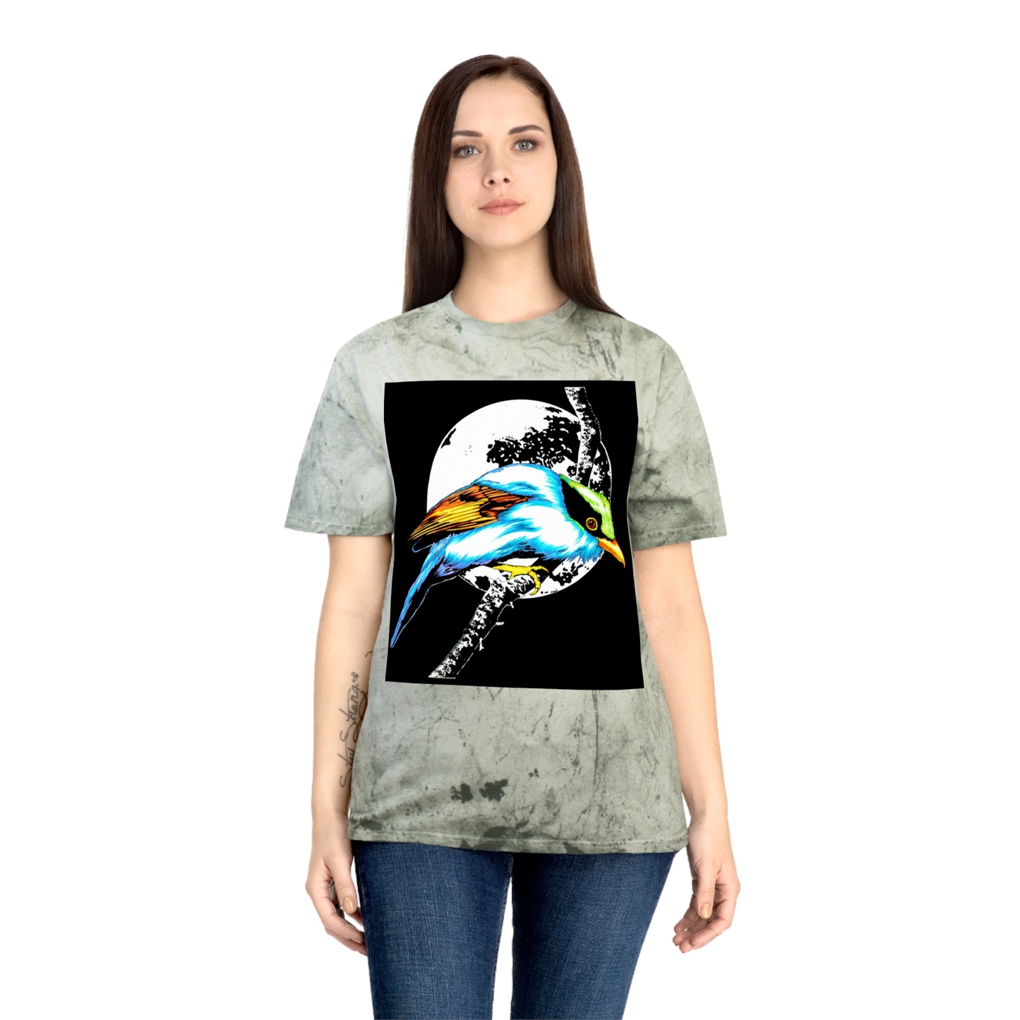 T Shirt with Vibrant Bird Design Perfect for Nature Lovers