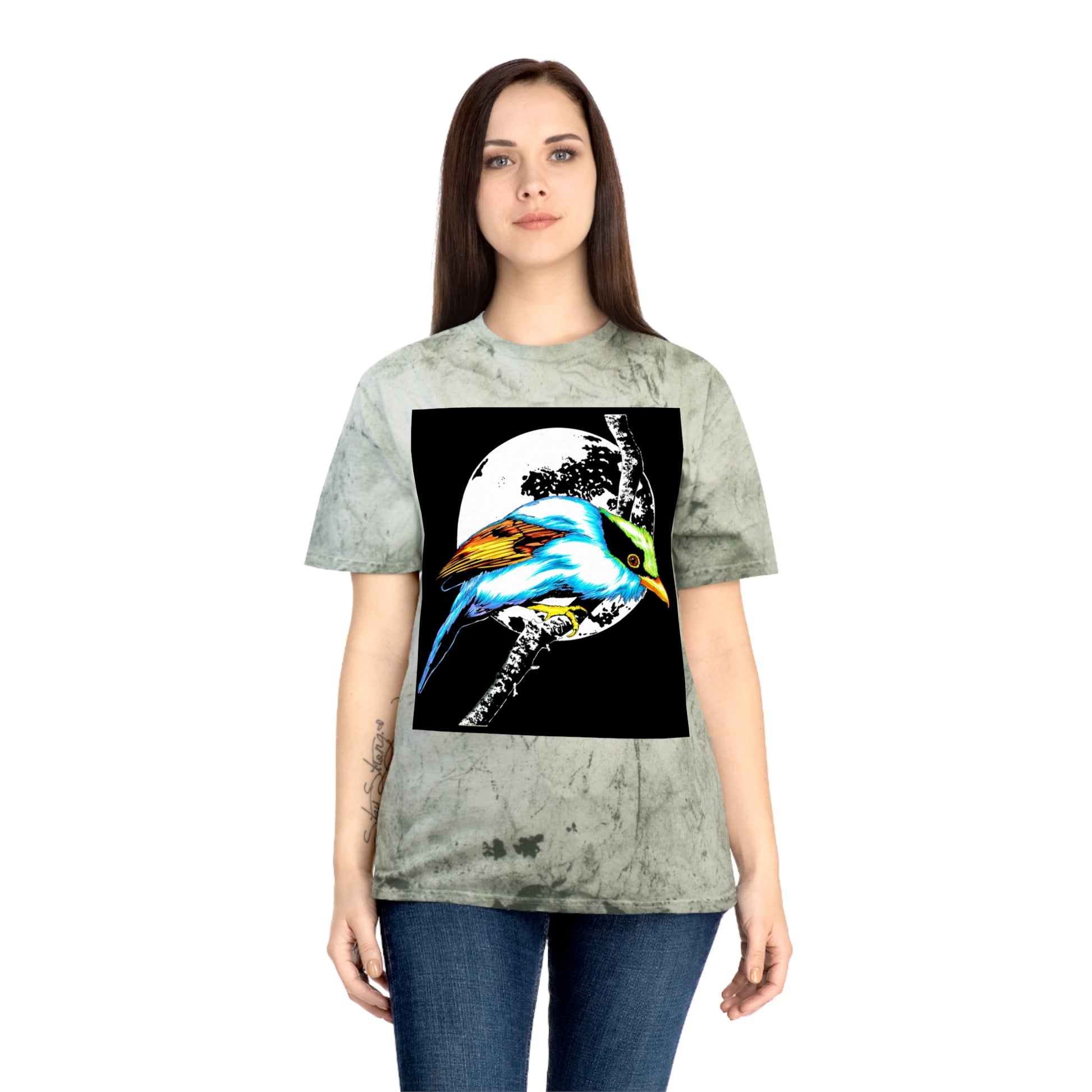 T Shirt with Vibrant Bird Design Perfect for Nature Lovers