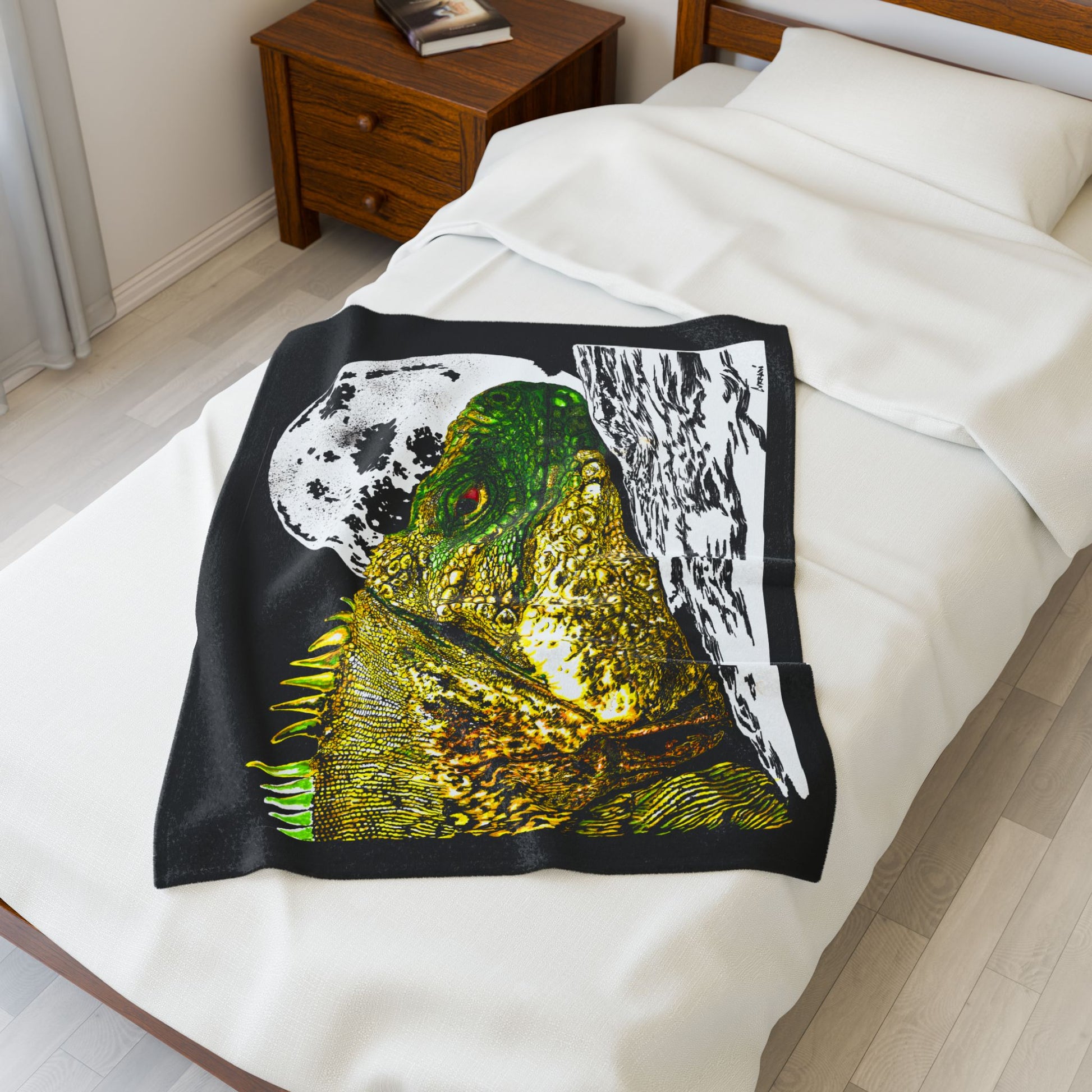 Reptile Moon Velveteen Plush Blanket Cozy Wildlife Decor
