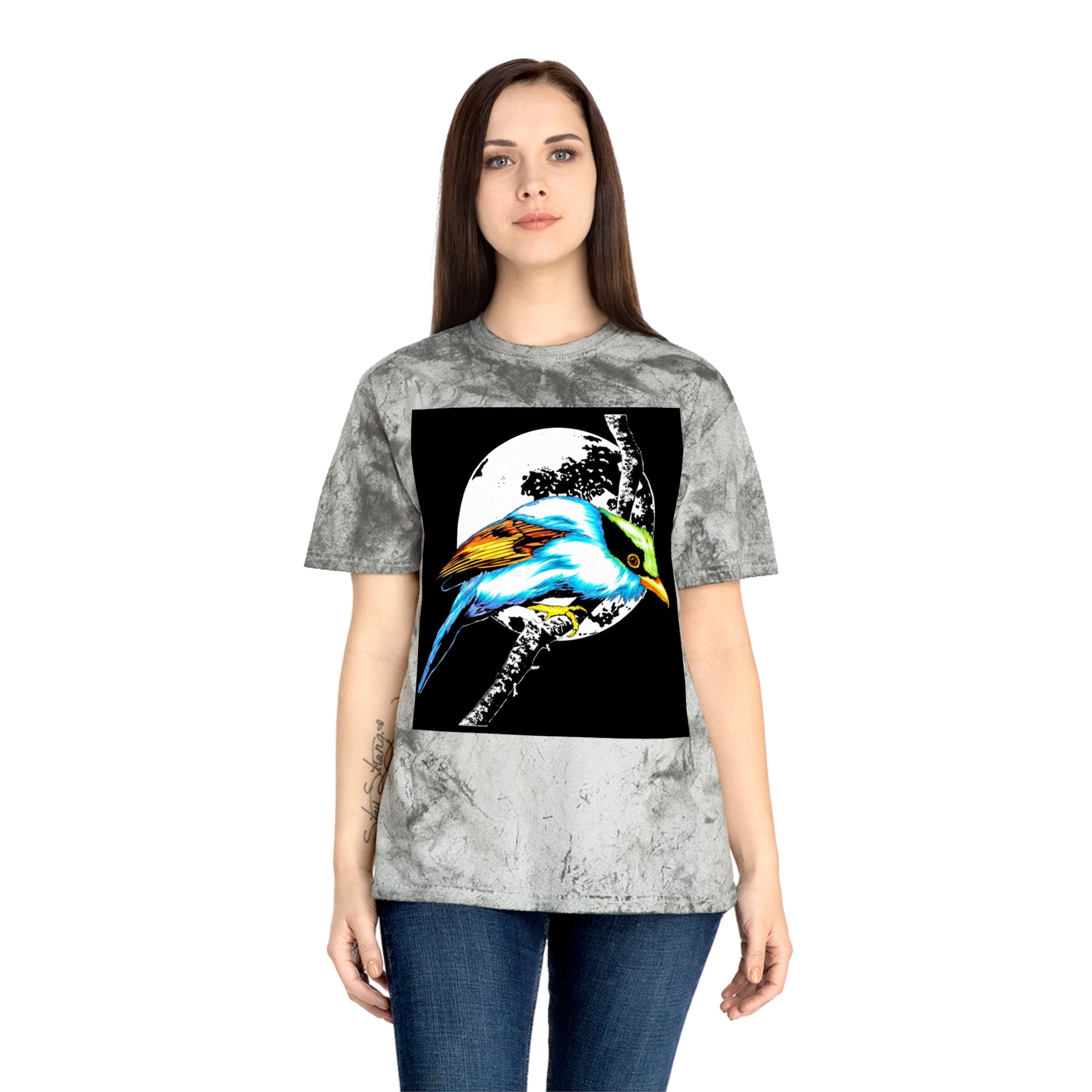 T Shirt with Vibrant Bird Design Perfect for Nature Lovers