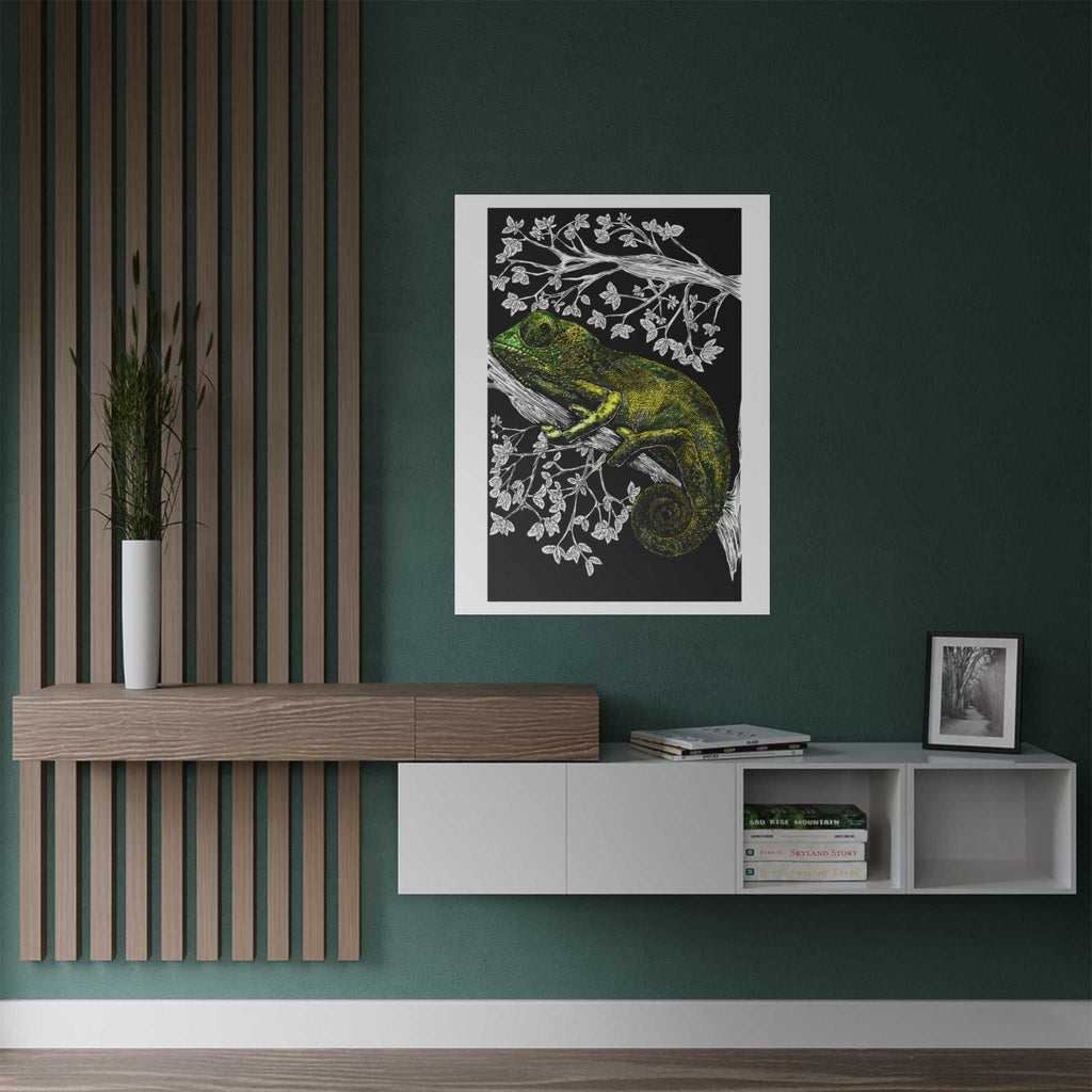 Transform your walls with our stunning Chameleon Satin Poster - 300gsm Wall Art for Nature Lovers. Elevate your space with vibrant colors!