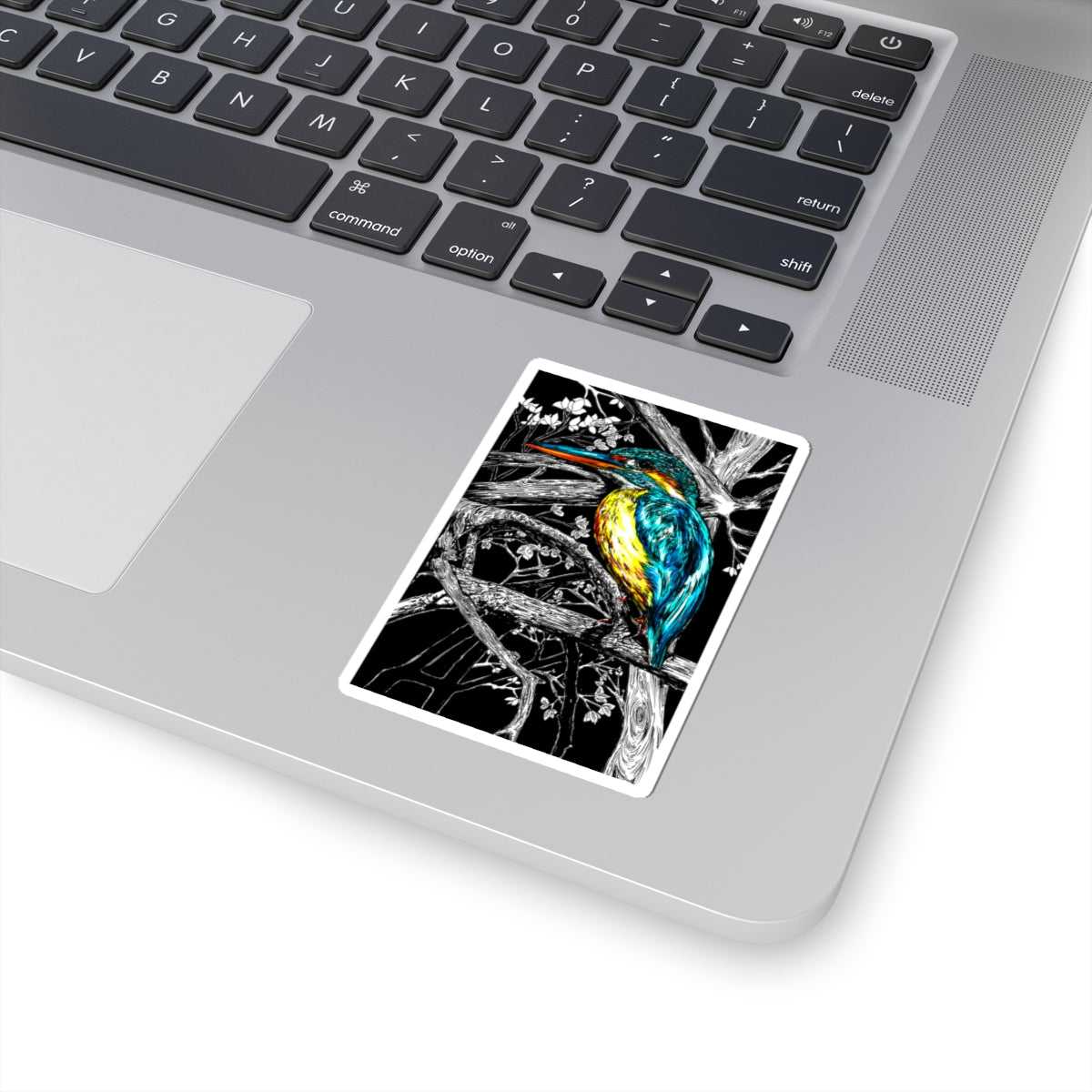 Get your hands on the beautiful Kingfisher Kiss-Cut Sticker, Perfect for Nature Lovers. Add a touch of beauty to your life today!