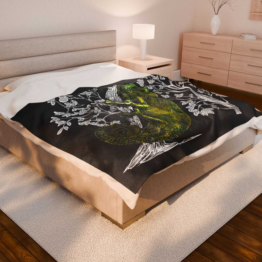 Chameleon Inspired Velveteen Plush Blanket Cozy Pet Decor