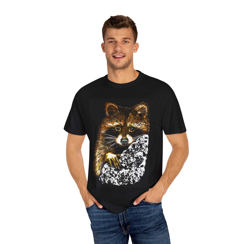 Enhance your style with our Vintage Raccoon Graphic Unisex T-shirt - Nature Lover Gift. Perfect for those who appreciate nature's beauty.