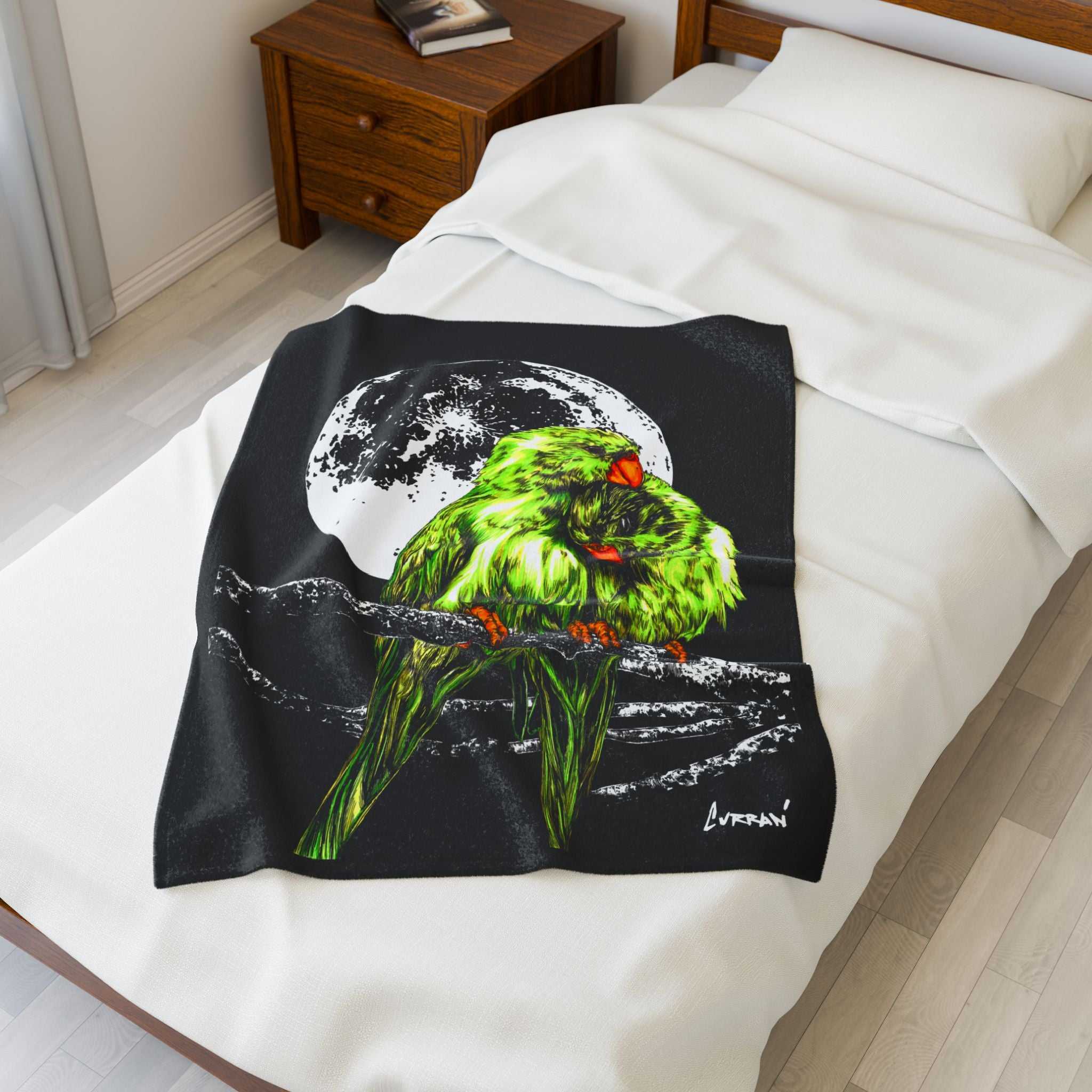 Beautiful Parrots Velveteen Plush Blanket for Nature Lovers