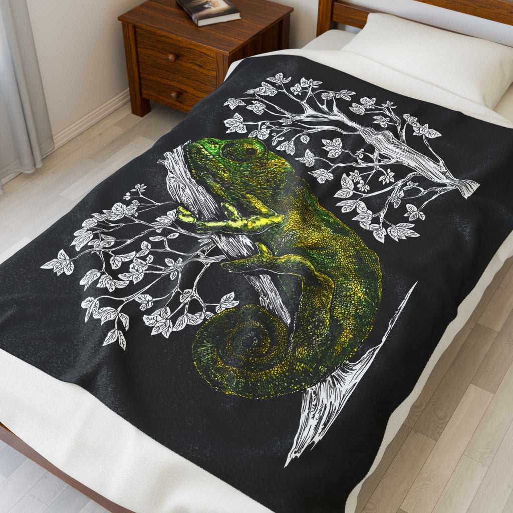 Chameleon Inspired Velveteen Plush Blanket Cozy Pet Decor