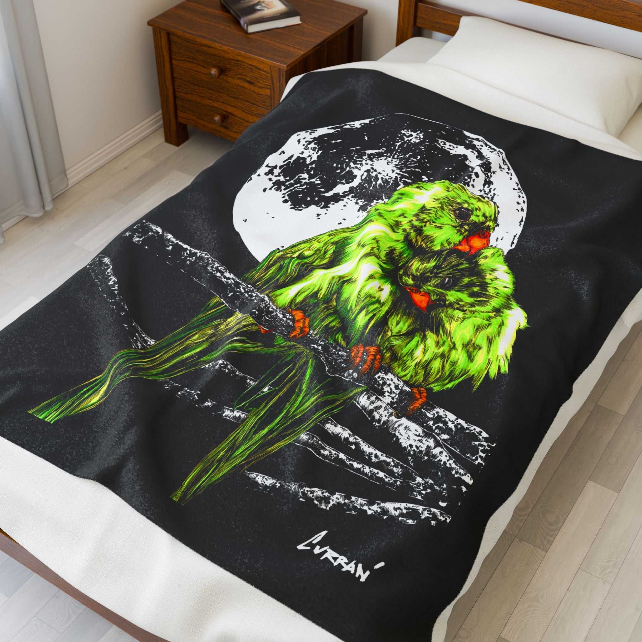 Beautiful Parrots Velveteen Plush Blanket for Nature Lovers