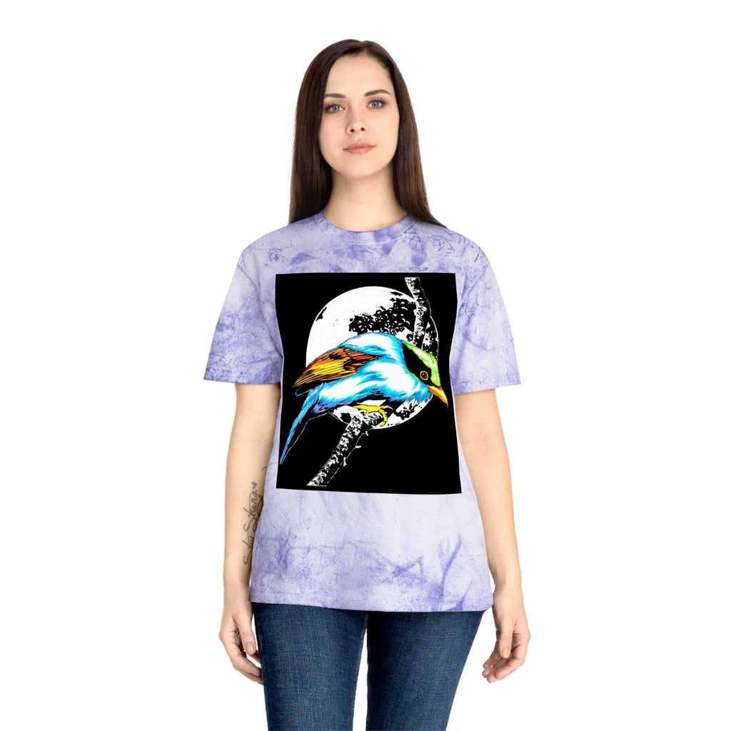 T Shirt with Vibrant Bird Design Perfect for Nature Lovers