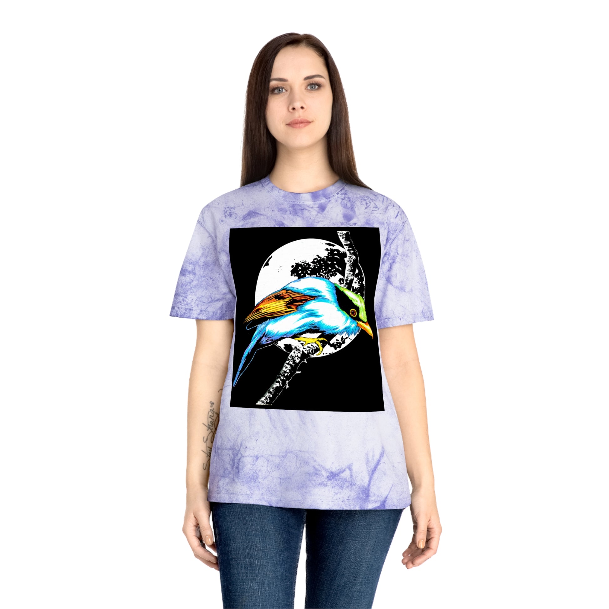 T Shirt with Vibrant Bird Design Perfect for Nature Lovers