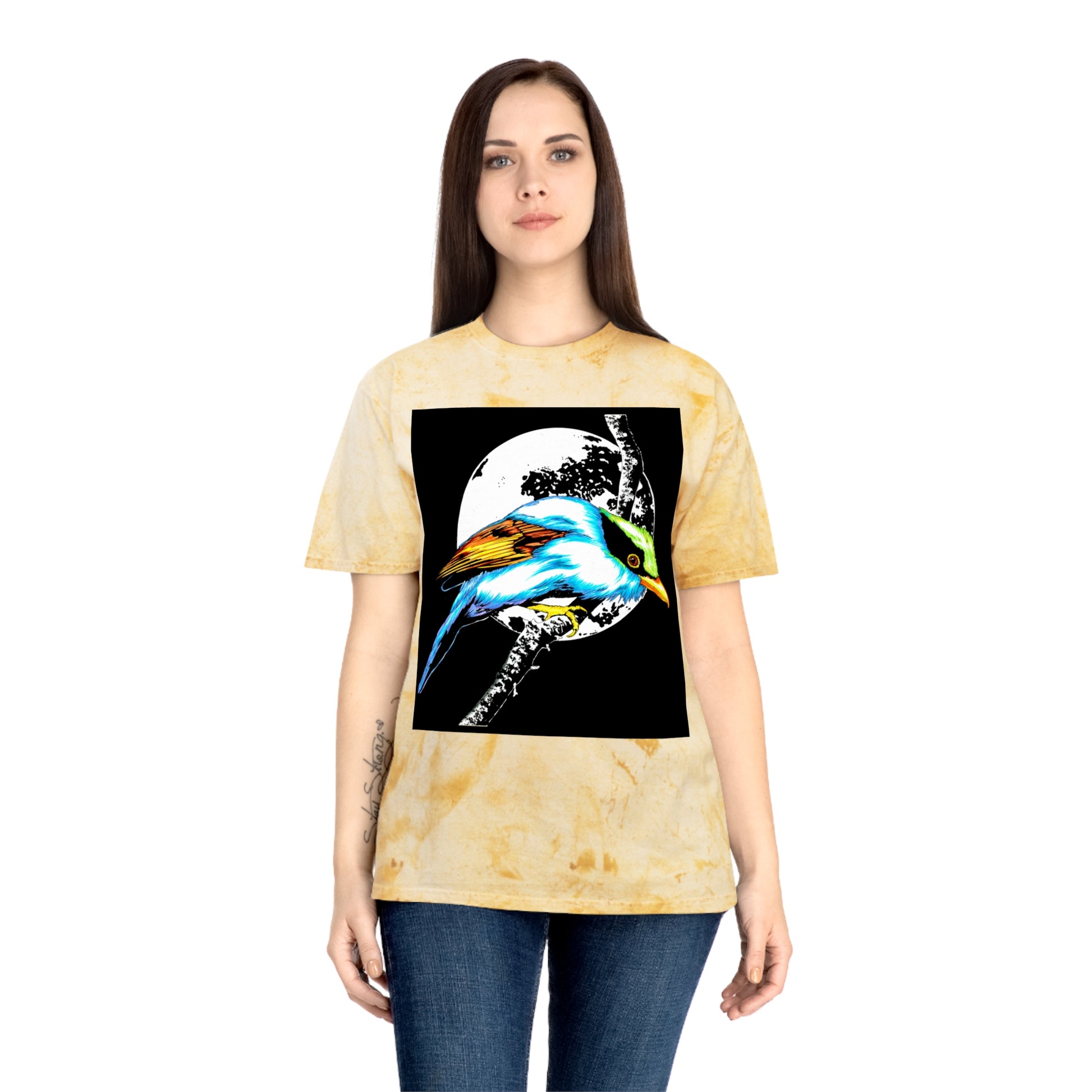 T Shirt with Vibrant Bird Design Perfect for Nature Lovers