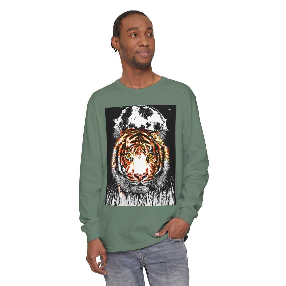 Bold Tiger Long Sleeve T-Shirt for Nature Lovers