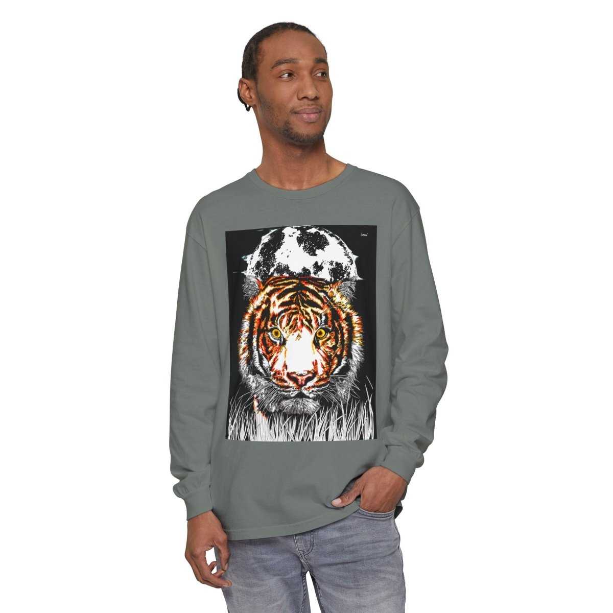 Bold Tiger Long Sleeve T-Shirt for Nature Lovers