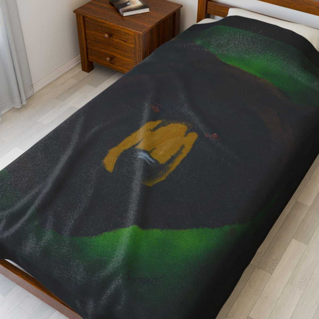 Brown Bear Themed Velveteen Plush Blanket for Nature Lovers