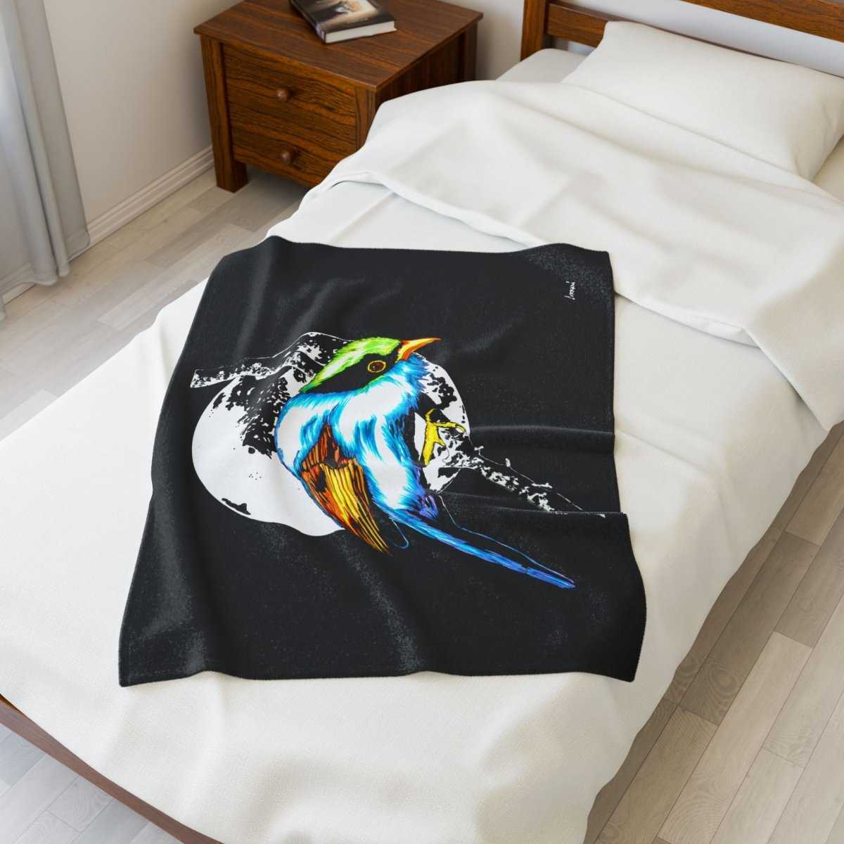 Vibrant Bird Design Velveteen Plush Blanket - Cozy & Stylish Home Decor - Curran Artworks